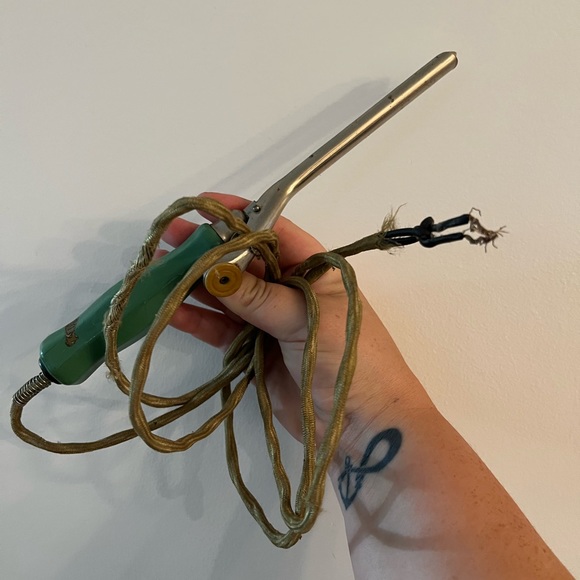 Vintage Turquoise Curling Iron - Picture 6 of 6